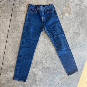 Levi's Wedgie Straight Cropped Jean in Medium Blue (26)